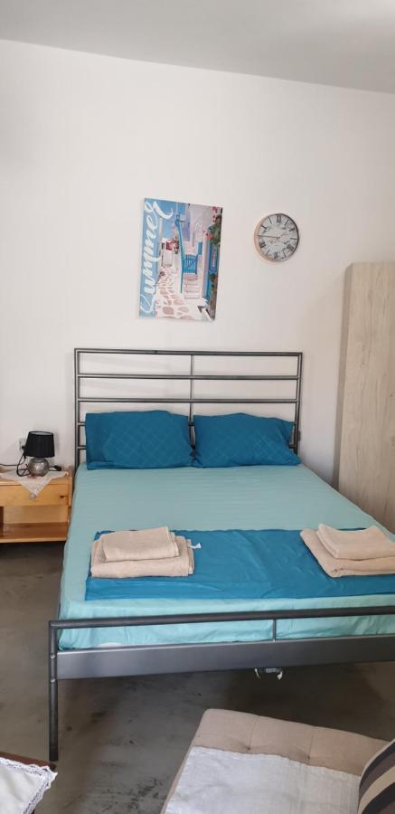 Leiva Room Perissa  Exterior photo