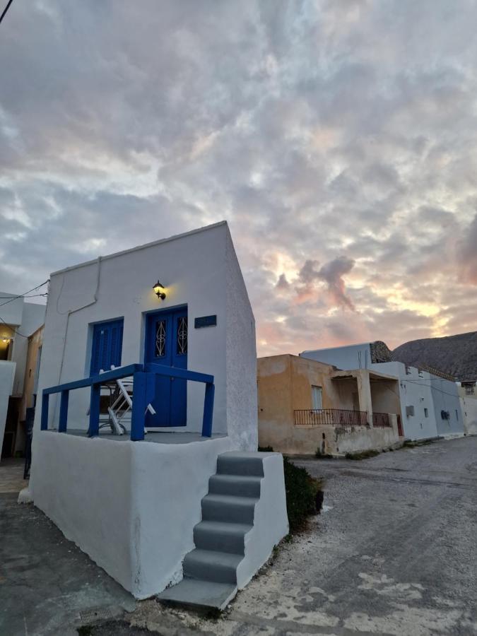 Leiva Room Perissa  Exterior photo